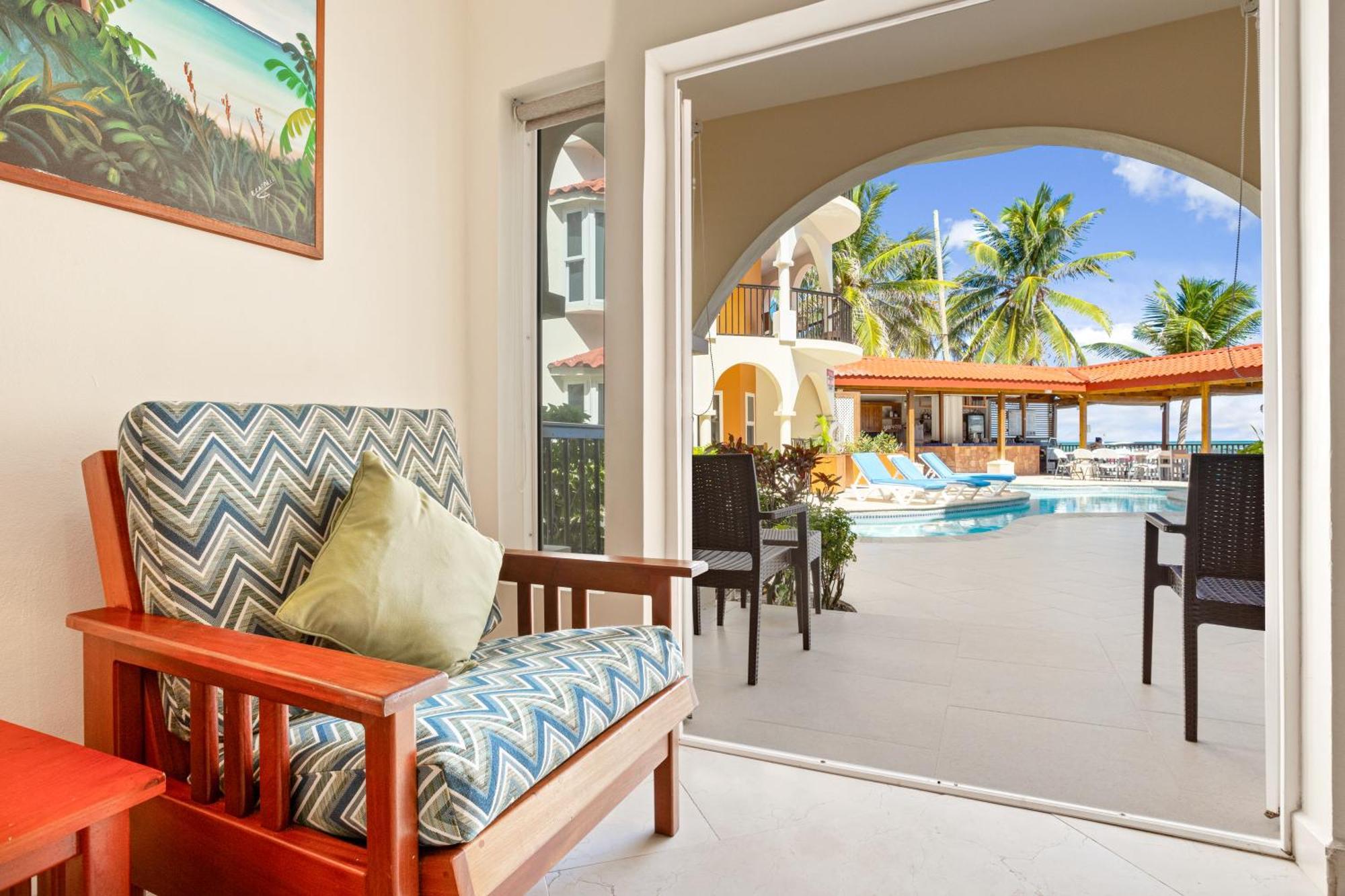 Sunbreeze Suites San Pedro  Luaran gambar