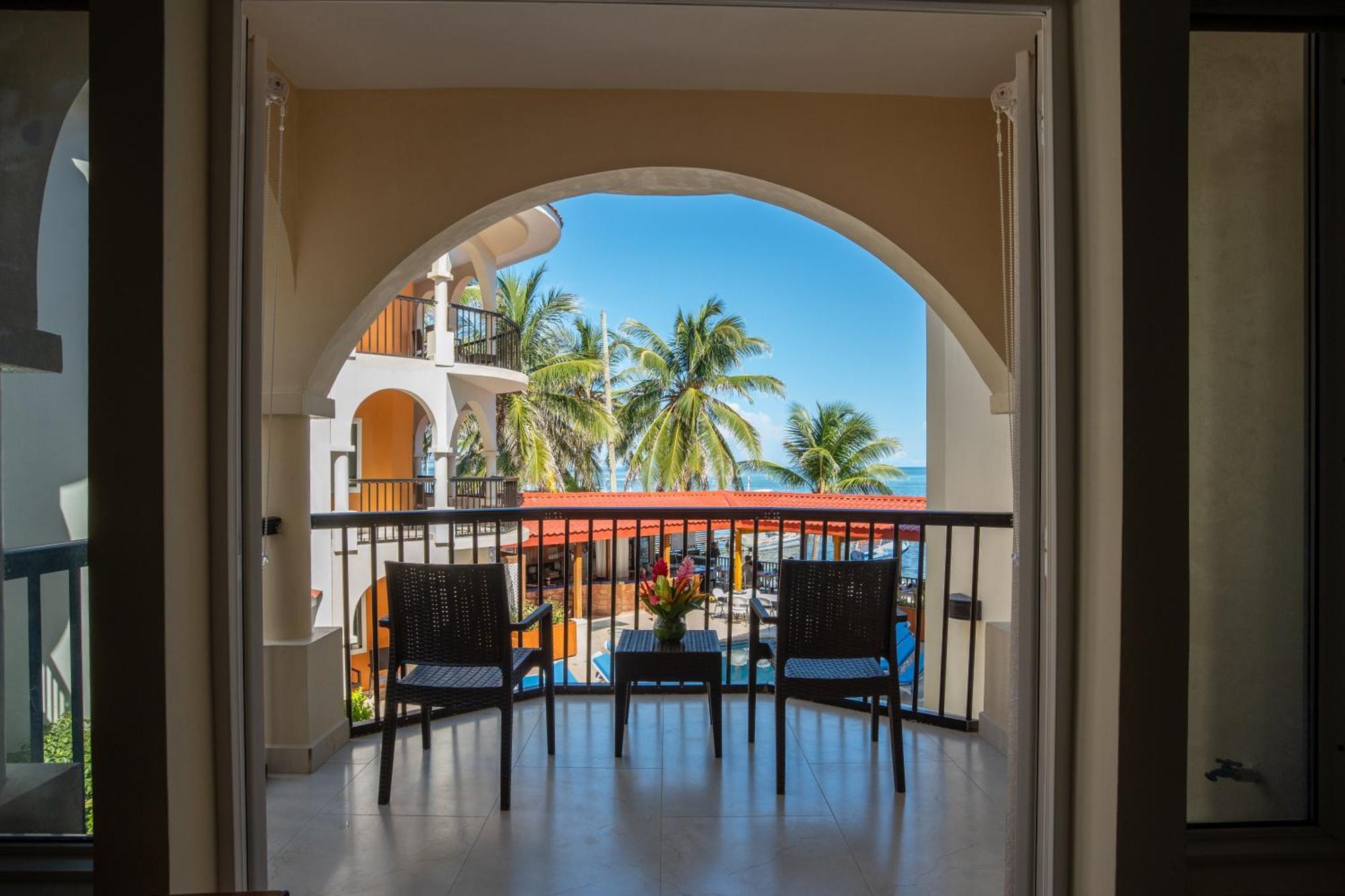 Sunbreeze Suites San Pedro  Luaran gambar