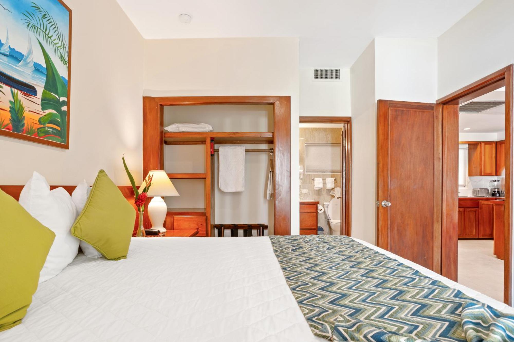 Sunbreeze Suites San Pedro  Luaran gambar