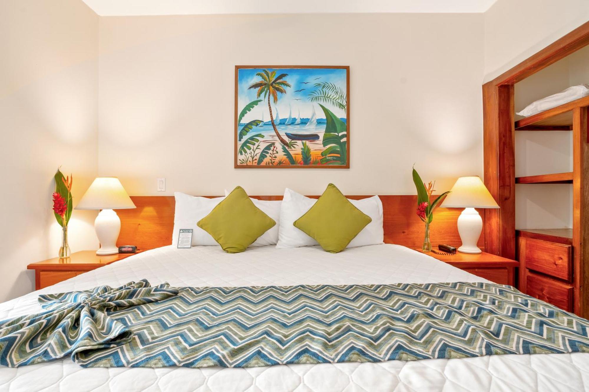 Sunbreeze Suites San Pedro  Luaran gambar