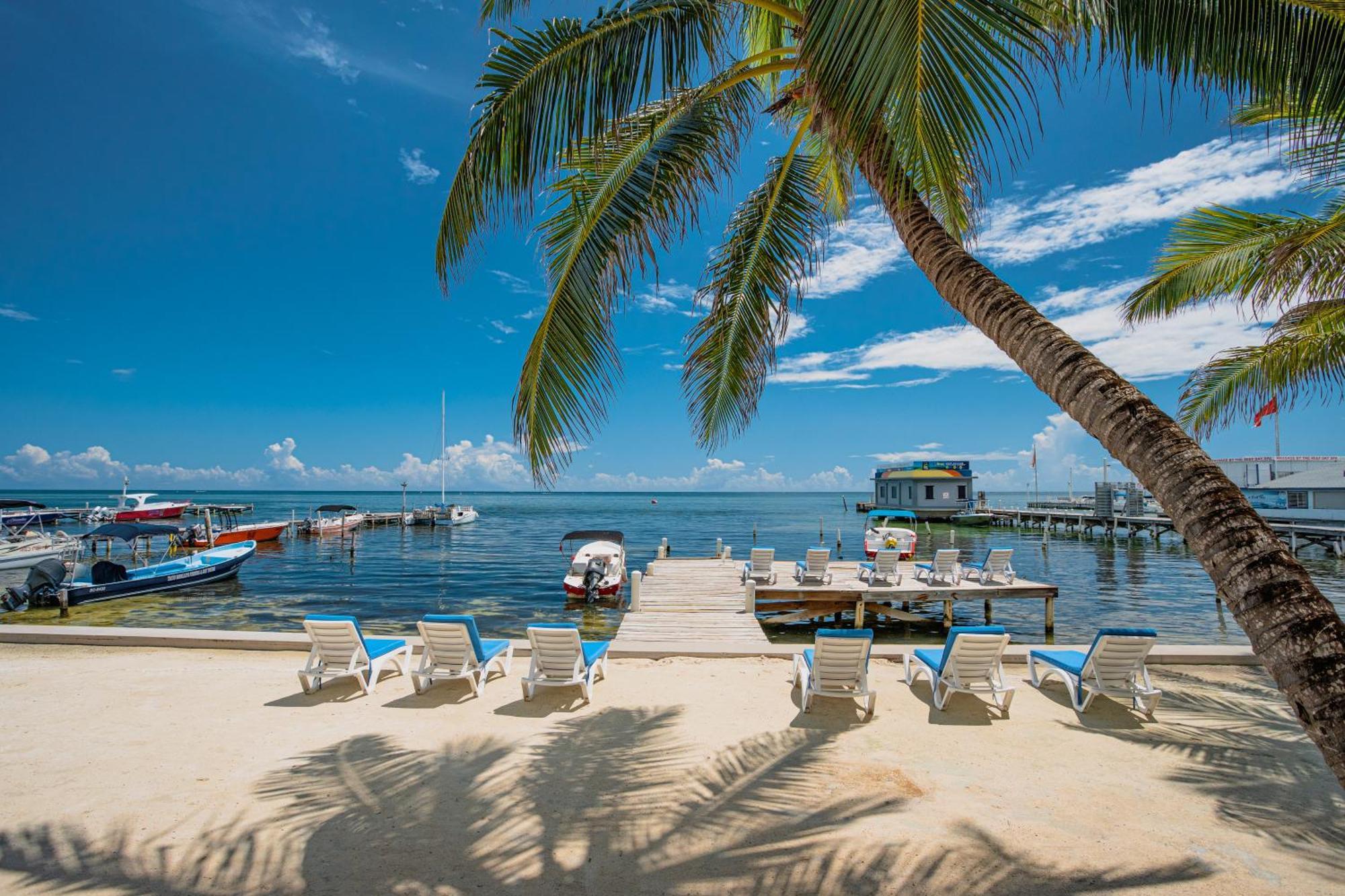 Sunbreeze Suites San Pedro  Luaran gambar